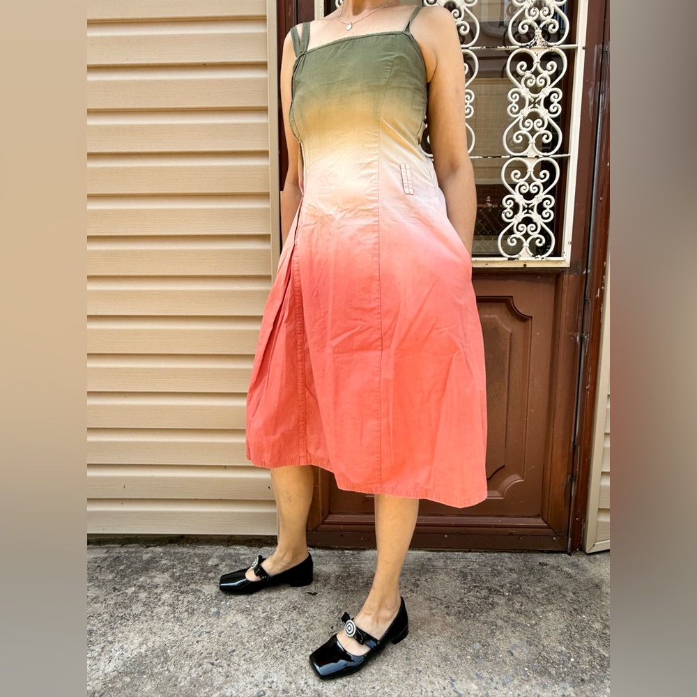 Elegant Gradient Midi Dress
